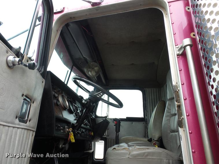 image for item DD9361 1984 Kenworth W900 dump truck