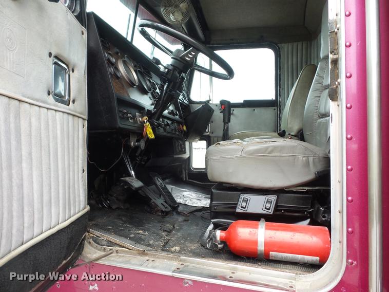 image for item DD9361 1984 Kenworth W900 dump truck