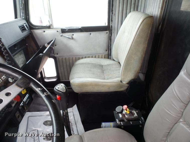 image for item DD9361 1984 Kenworth W900 dump truck