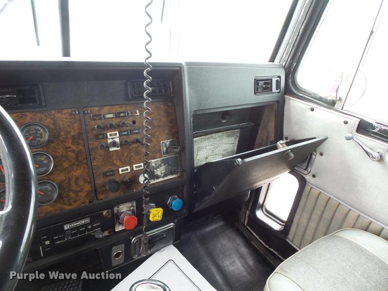 image for item DD9361 1984 Kenworth W900 dump truck