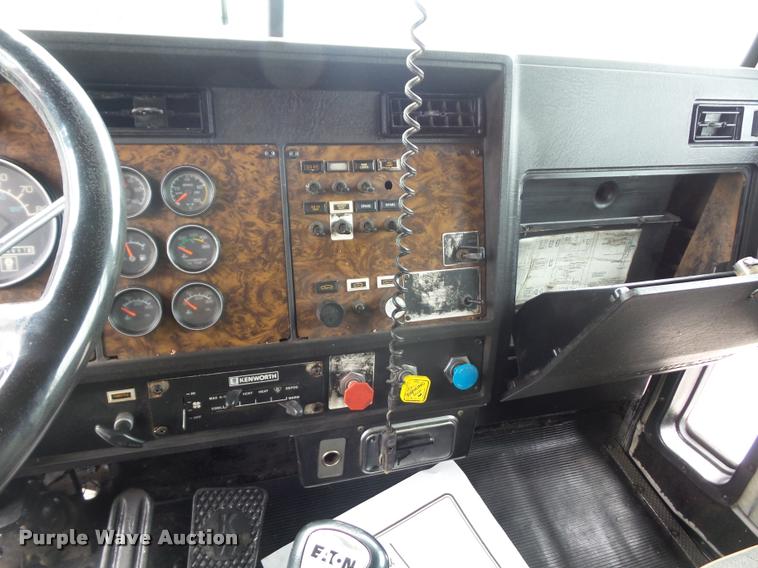 image for item DD9361 1984 Kenworth W900 dump truck