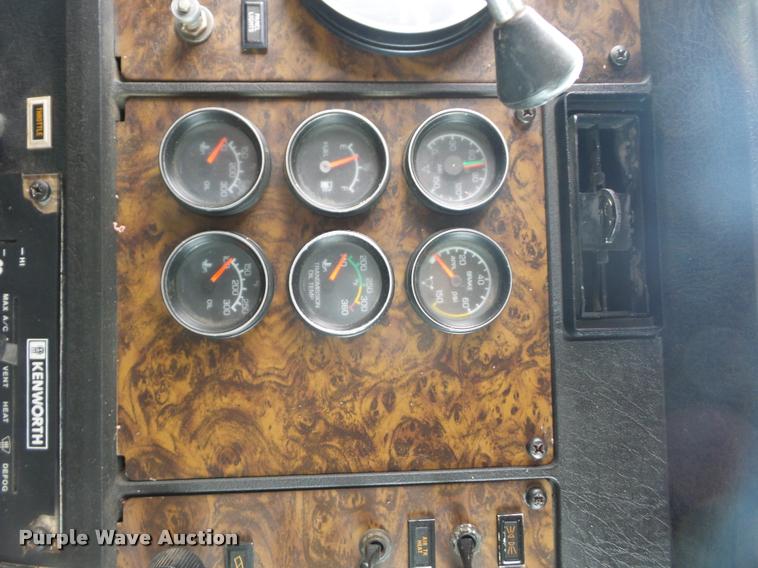 image for item DD9361 1984 Kenworth W900 dump truck