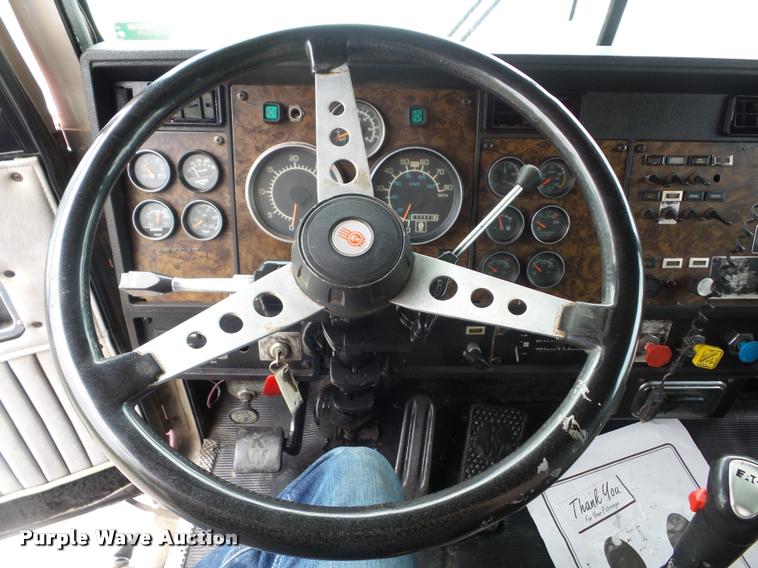 image for item DD9361 1984 Kenworth W900 dump truck