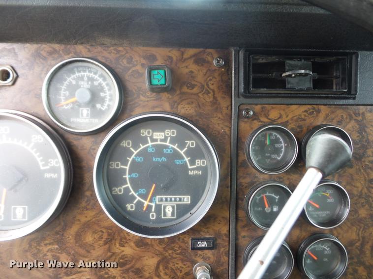 image for item DD9361 1984 Kenworth W900 dump truck