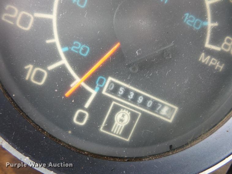 image for item DD9361 1984 Kenworth W900 dump truck