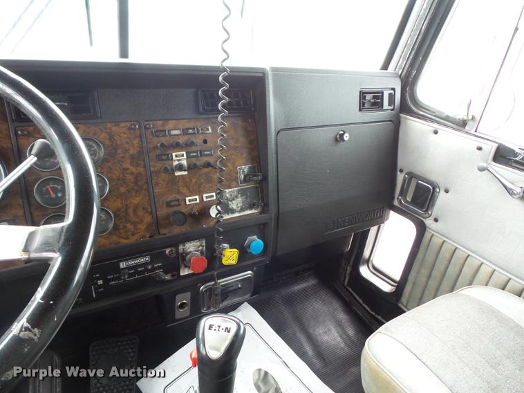 image for item DD9361 1984 Kenworth W900 dump truck