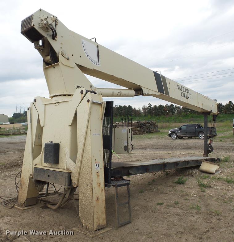 image for item DD9376 National Crane 900A truck mounted crane