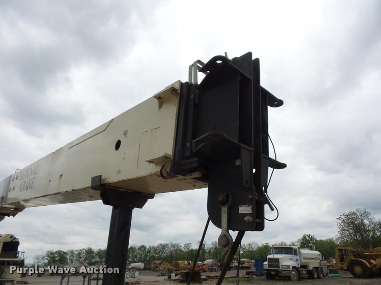 image for item DD9376 National Crane 900A truck mounted crane