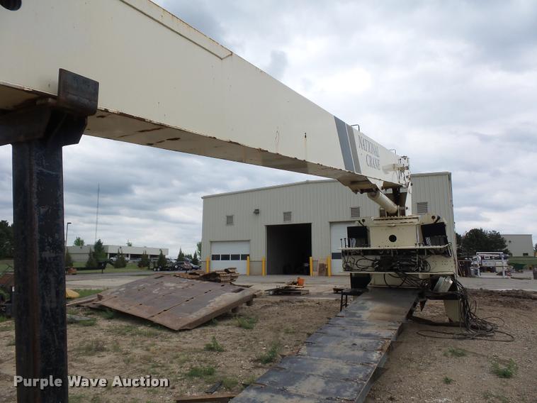 image for item DD9376 National Crane 900A truck mounted crane