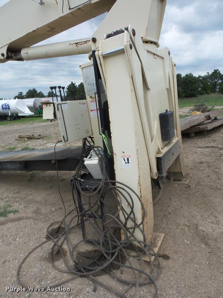 image for item DD9376 National Crane 900A truck mounted crane