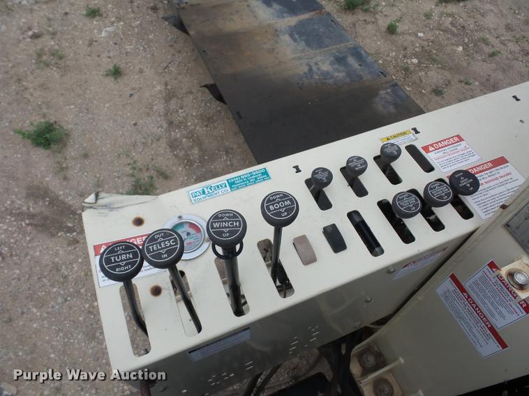 image for item DD9376 National Crane 900A truck mounted crane