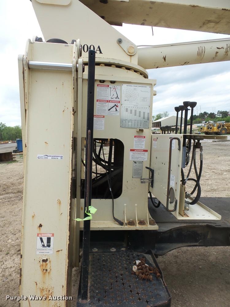 image for item DD9376 National Crane 900A truck mounted crane