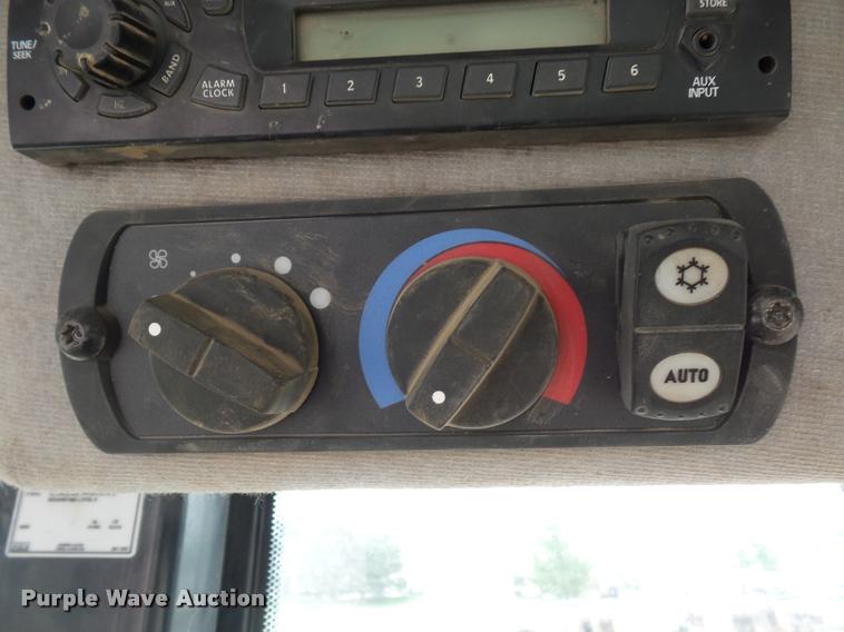 image for item DD9377 2008 Caterpillar 953D track loader