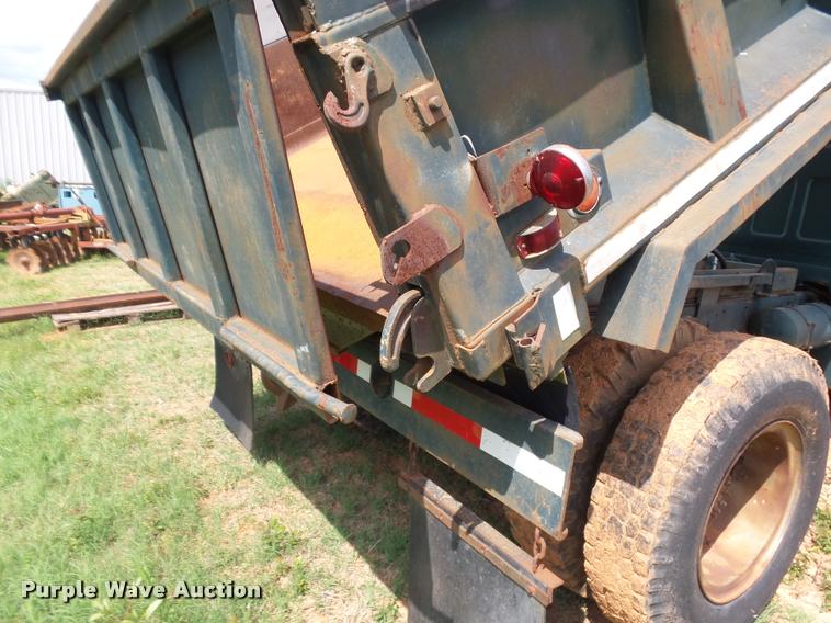 image for item DE9597 1977 GMC 6500 dump truck