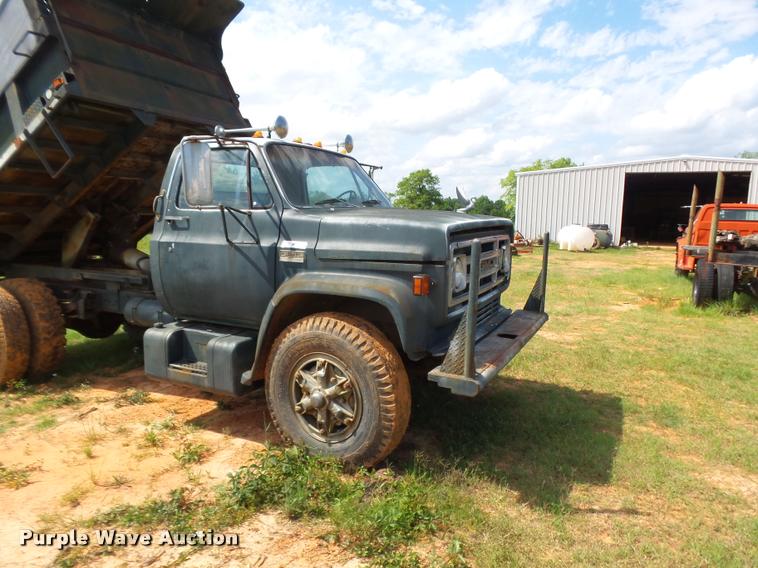 image for item DE9597 1977 GMC 6500 dump truck