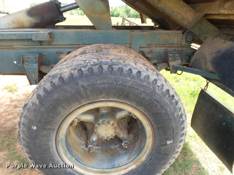 image for item DE9597 1977 GMC 6500 dump truck