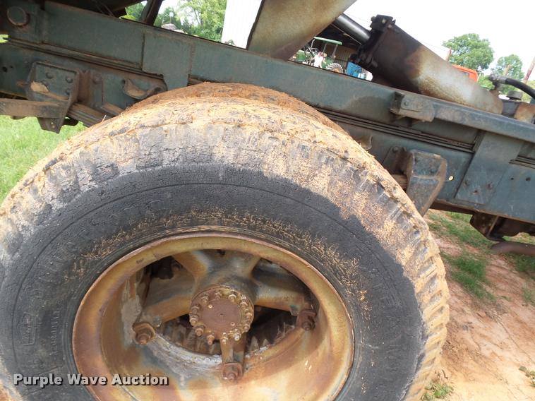 image for item DE9597 1977 GMC 6500 dump truck