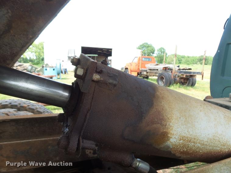 image for item DE9597 1977 GMC 6500 dump truck