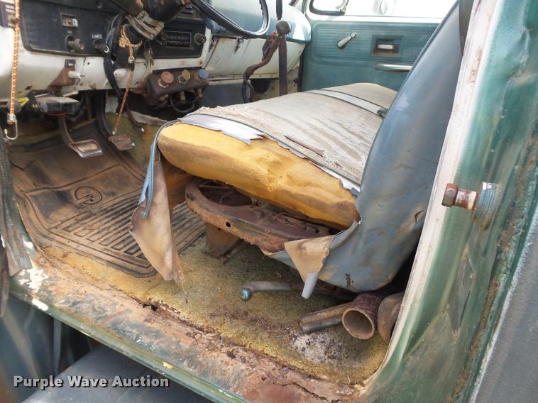 image for item DE9597 1977 GMC 6500 dump truck