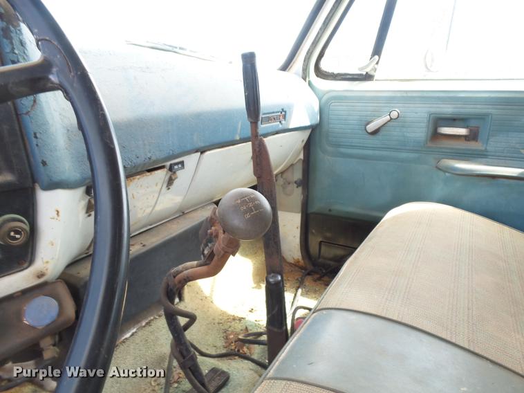 image for item DE9597 1977 GMC 6500 dump truck