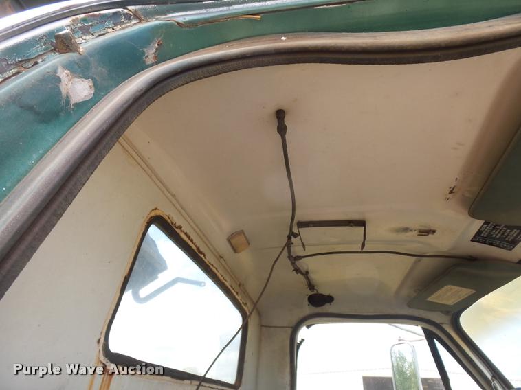 image for item DE9597 1977 GMC 6500 dump truck