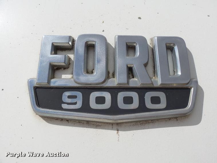 image for item DH9590 1984 Ford LT9000 flatbed truck with crane