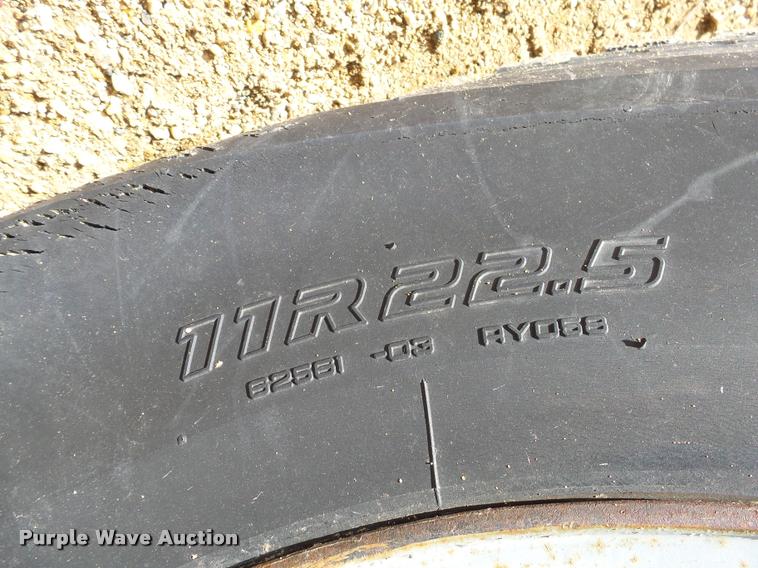 image for item DH9590 1984 Ford LT9000 flatbed truck with crane