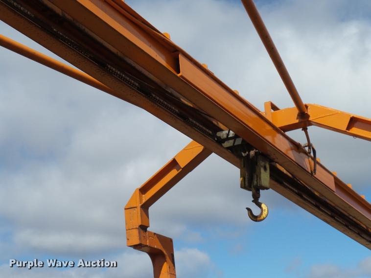 image for item DH9590 1984 Ford LT9000 flatbed truck with crane