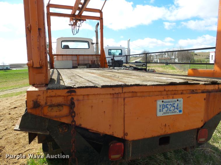 image for item DH9590 1984 Ford LT9000 flatbed truck with crane