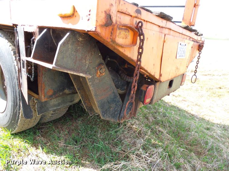 image for item DH9590 1984 Ford LT9000 flatbed truck with crane