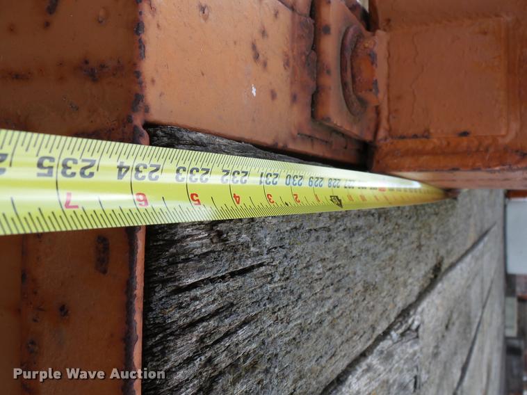 image for item DH9590 1984 Ford LT9000 flatbed truck with crane