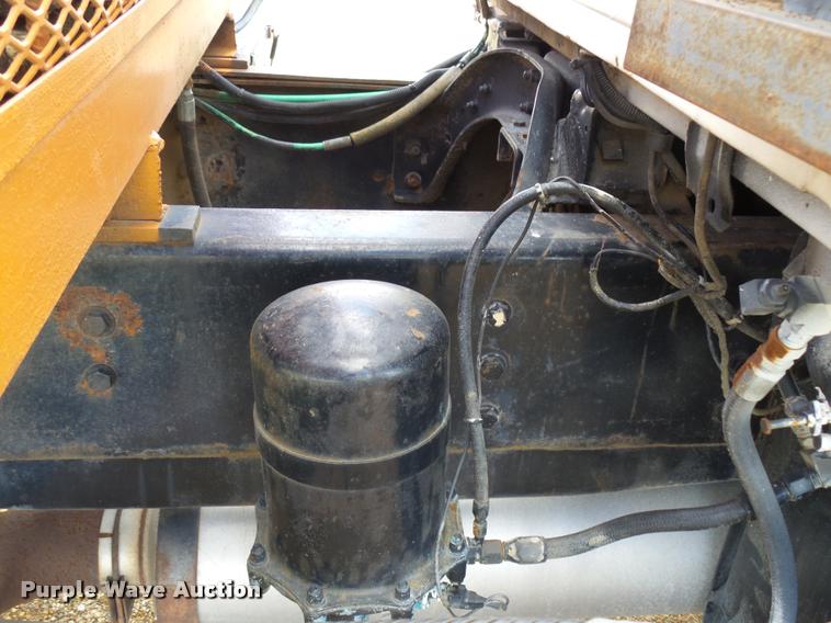 image for item DH9590 1984 Ford LT9000 flatbed truck with crane