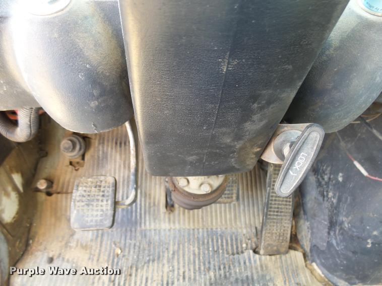 image for item DH9590 1984 Ford LT9000 flatbed truck with crane