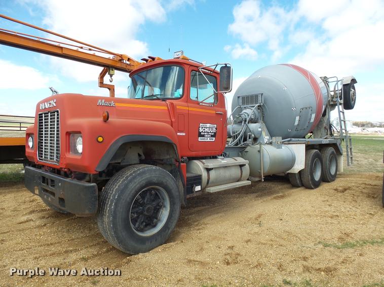 image for item DH9591 1990 Mack RD690S ready mix truck