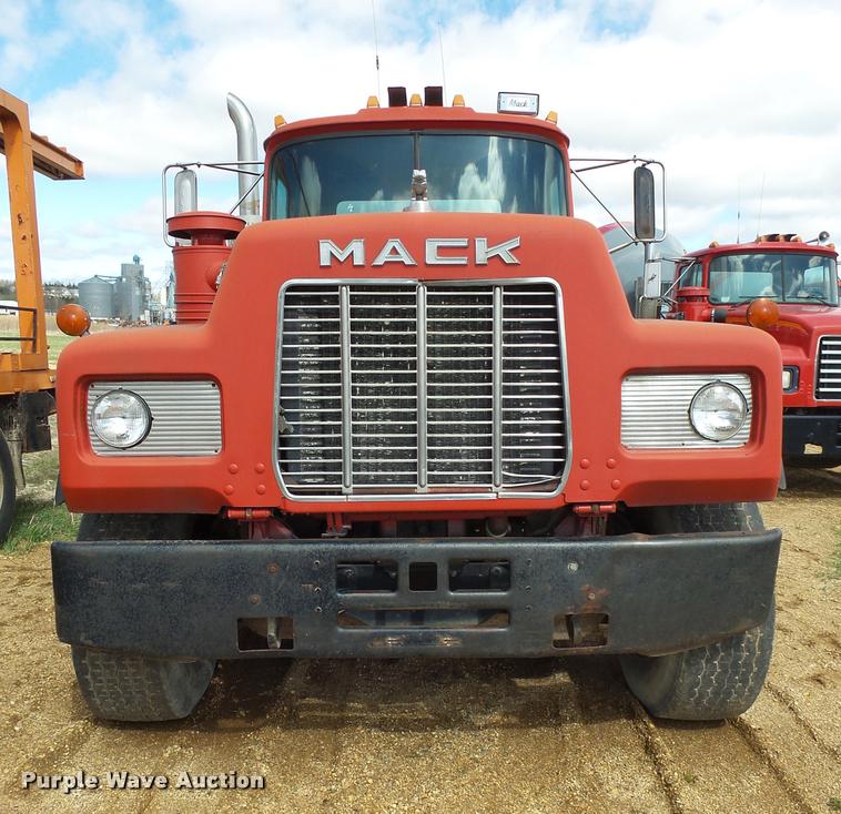 image for item DH9591 1990 Mack RD690S ready mix truck