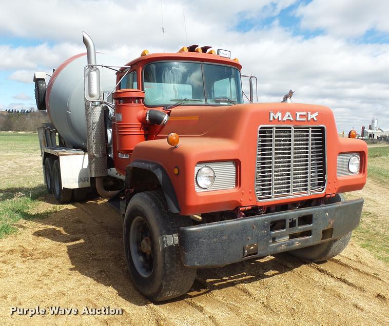 image for item DH9591 1990 Mack RD690S ready mix truck