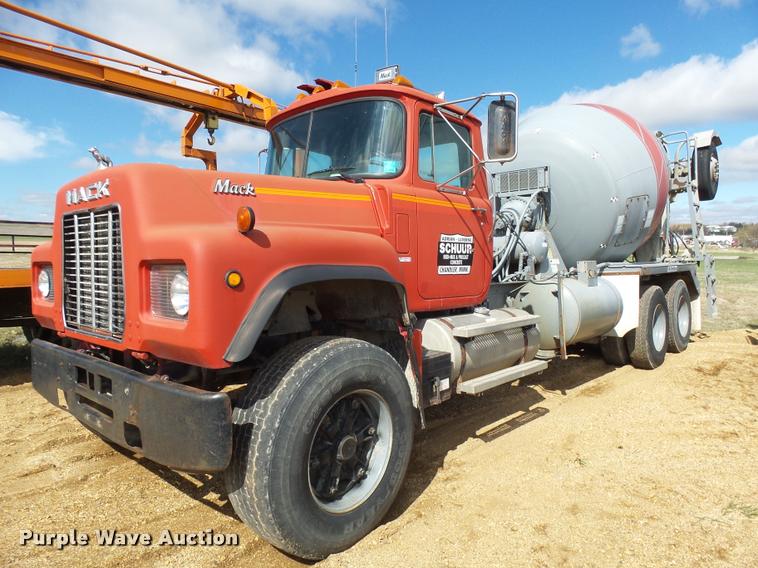 image for item DH9591 1990 Mack RD690S ready mix truck