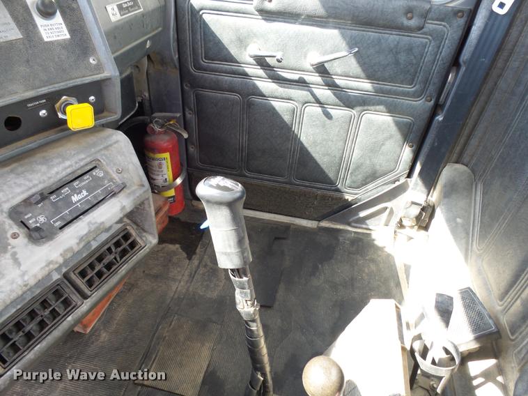 image for item DH9591 1990 Mack RD690S ready mix truck