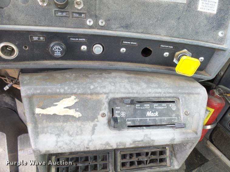 image for item DH9591 1990 Mack RD690S ready mix truck