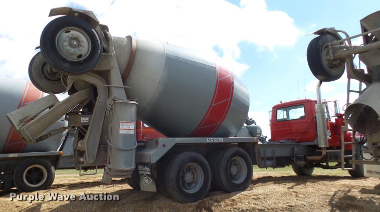 image for item DH9592 1991 Mack RD690S ready mix truck