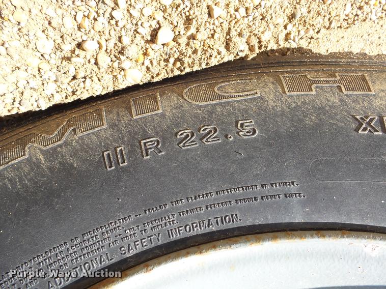 image for item DH9592 1991 Mack RD690S ready mix truck