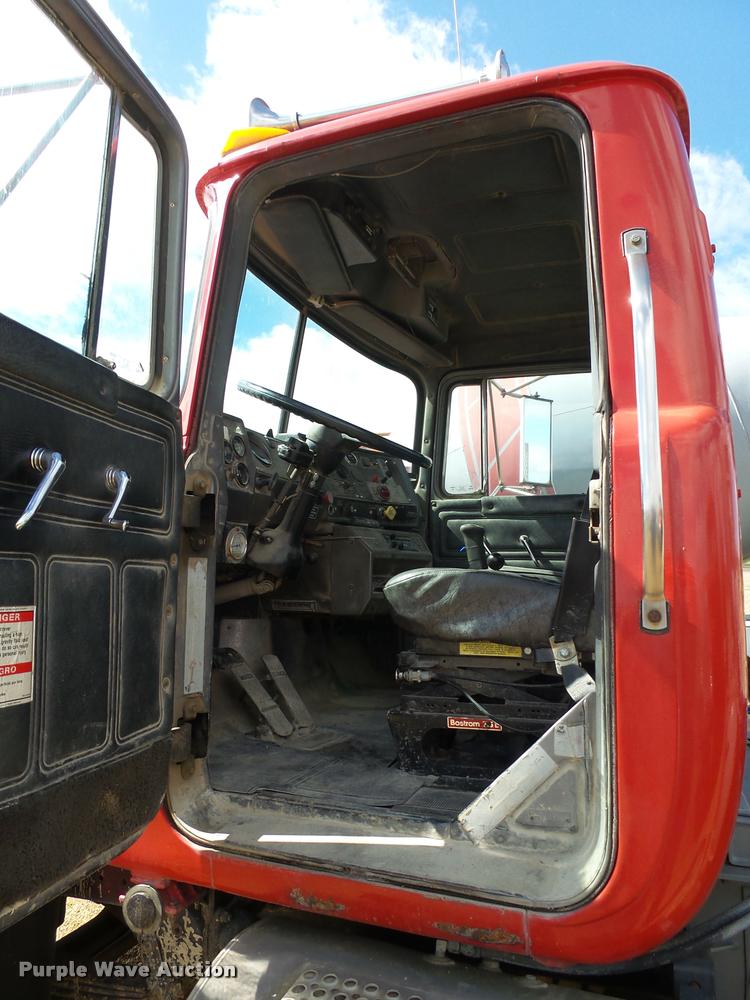 image for item DH9592 1991 Mack RD690S ready mix truck