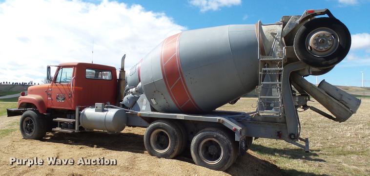 image for item DH9593 1987 International F2574 ready mix truck