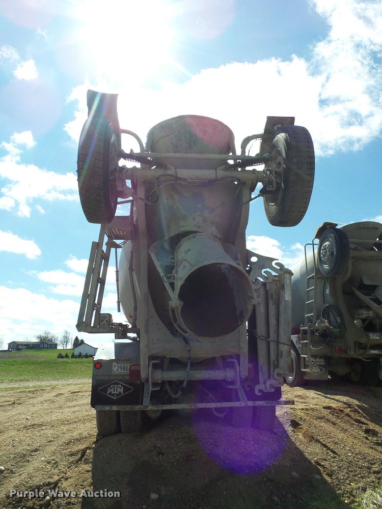 image for item DH9593 1987 International F2574 ready mix truck