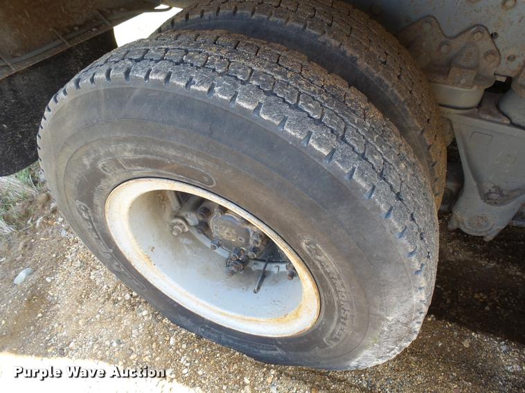 image for item DH9593 1987 International F2574 ready mix truck