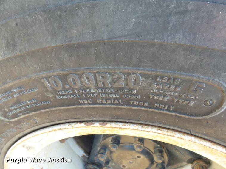 image for item DH9593 1987 International F2574 ready mix truck