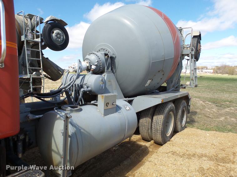 image for item DH9593 1987 International F2574 ready mix truck