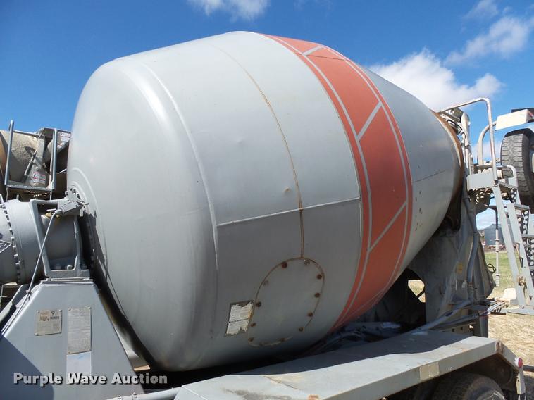 image for item DH9593 1987 International F2574 ready mix truck