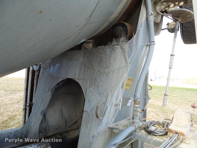 image for item DH9593 1987 International F2574 ready mix truck