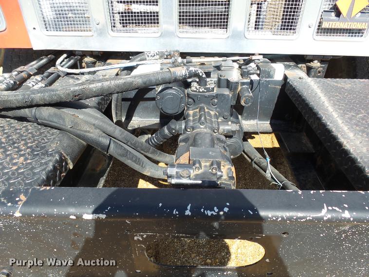 image for item DH9593 1987 International F2574 ready mix truck